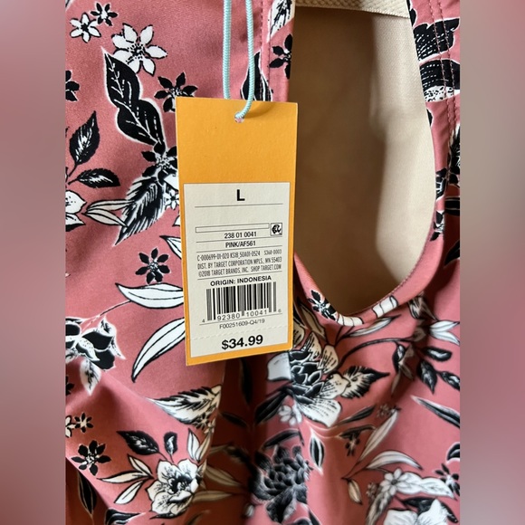 Target one-piece swimsuit NWT Size L - Picture 3 of 4